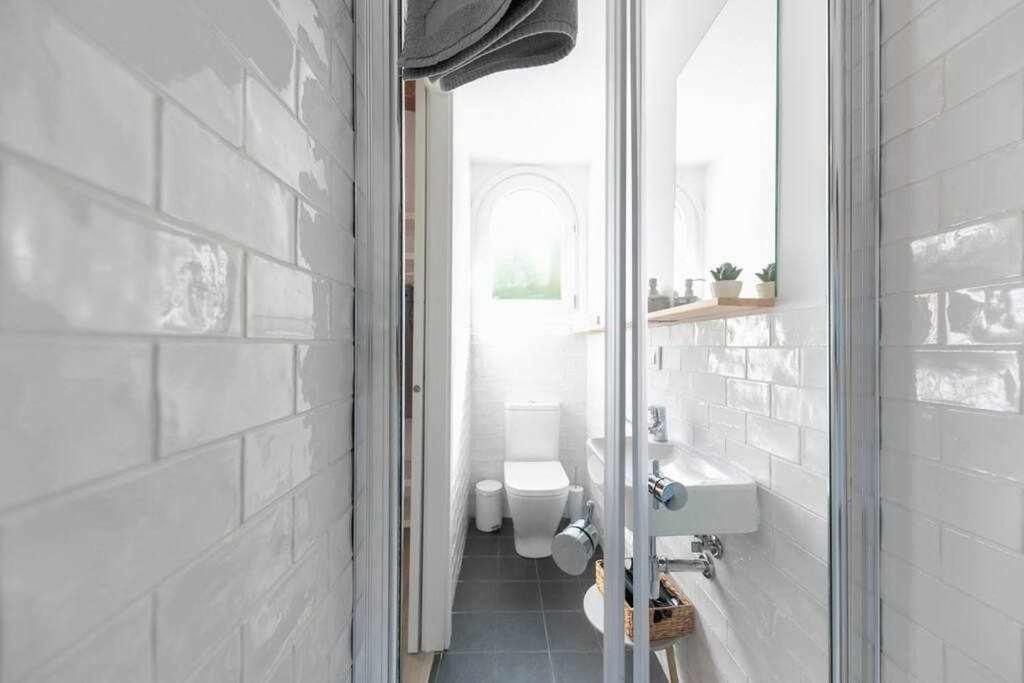Newly Renovated Room W Pool & Bikeparking Жирона Номер фото