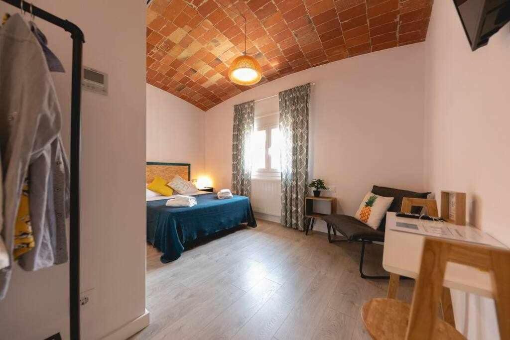 Newly Renovated Room W Pool & Bikeparking Жирона Номер фото